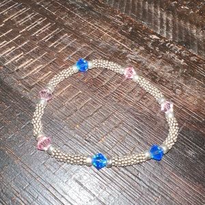 Stretchy gem bracelet